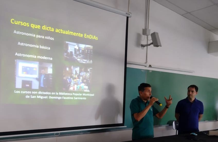 02.Daniel Cabezas presentando los cursos de EnDiAs
